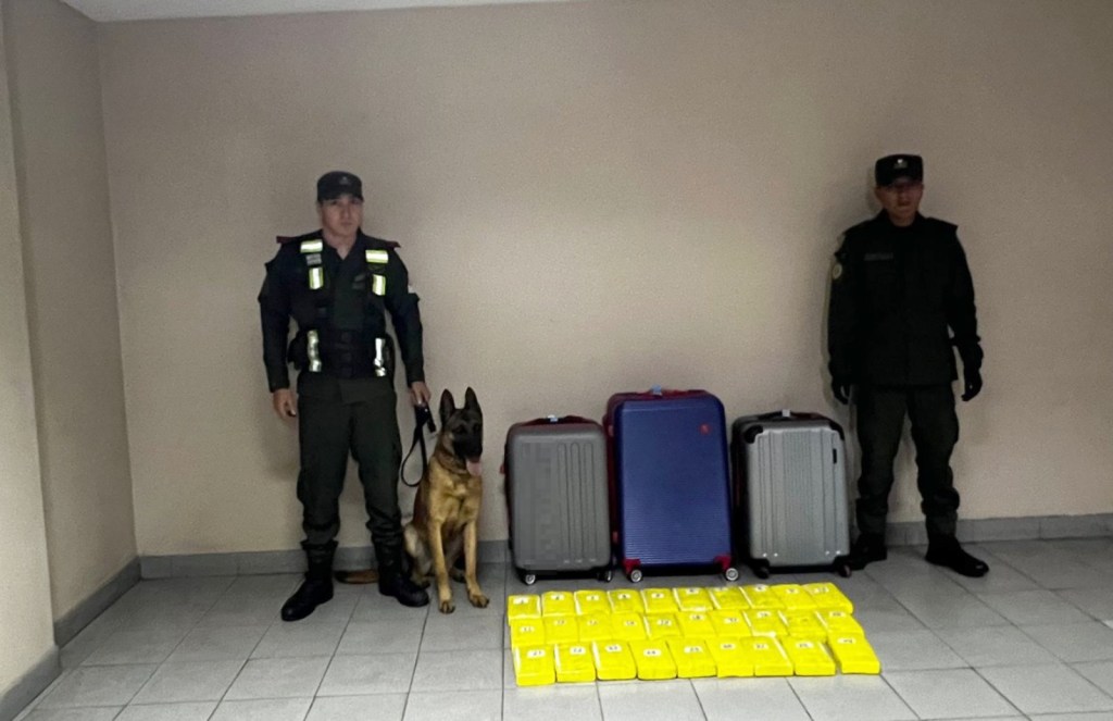 Detuvieron a tres miembros de una banda narcotraficante&nbsp;familiar