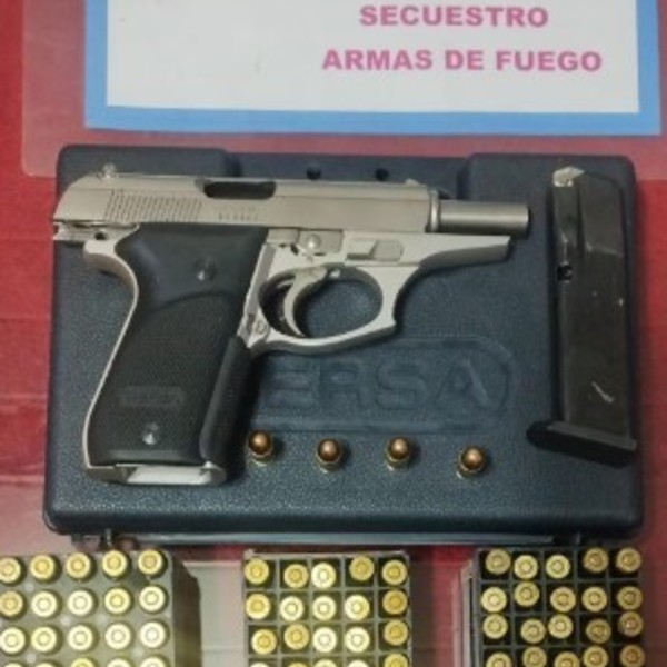 Amenazó a su hermana y le incautaron un arma y más de 150 balas 