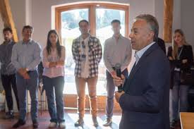 Cornejo participó en un encuentro con la UIA y afirmó que “sin empresarios no hay&nbsp;empleo”