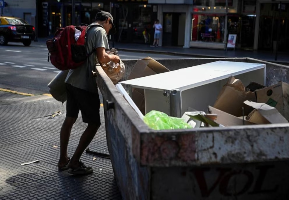 La pobreza en Argentina alcanzó el 31,6% en el primer semestre de 2025, marcando una significativa&nbsp;mejora