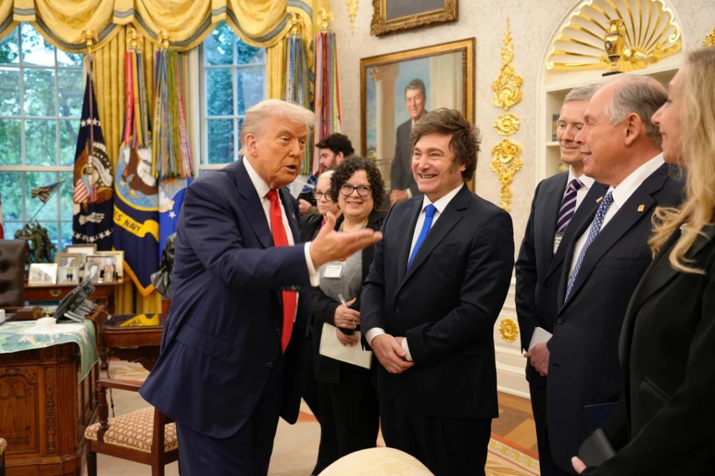 Donald Trump ratificó su apoyo total a Javier Milei y llamó a votar por él en las&nbsp;elecciones
