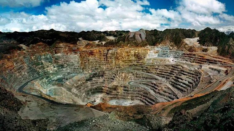 Cornejo impulsa una nueva ley de regalías mineras para atraer inversiones y fortalecer la competitividad de Mendoza 