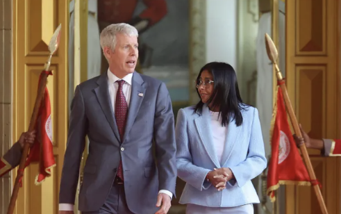 Venezuela: Chris Wright se reunió con Delcy Rodríguez para avanzar en el plan de tres etapas