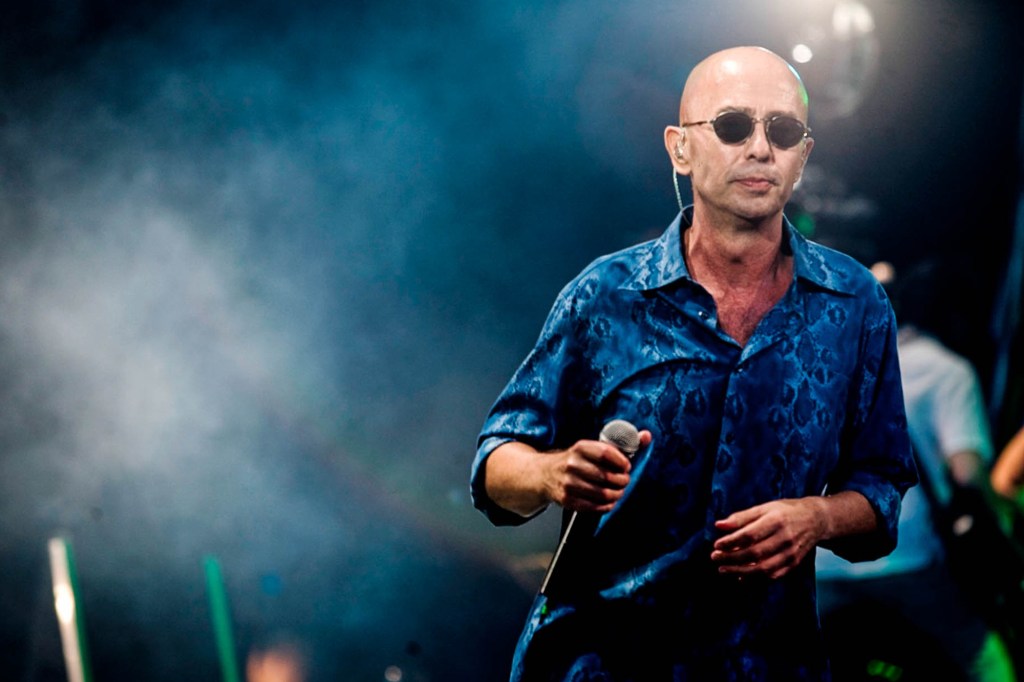 Indio Solari fue internado para realizarse estudios médicos y llevó tranquilidad a sus&nbsp;seguidores