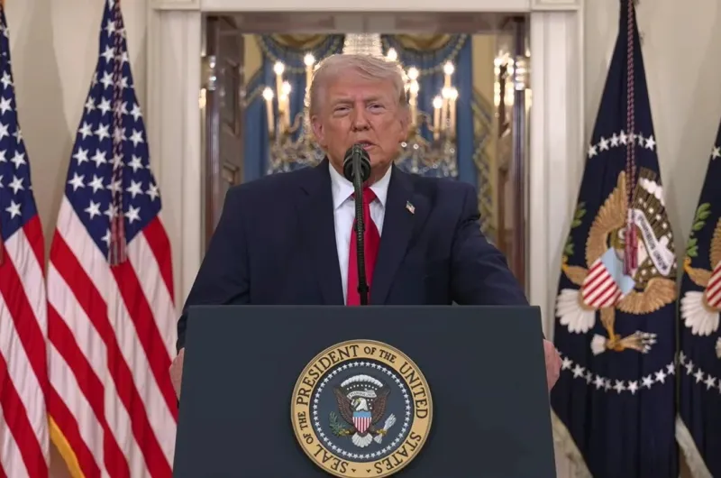 Trump reconoció que demoró su evacuación tras el ataque: “Quería ver qué pasaba”