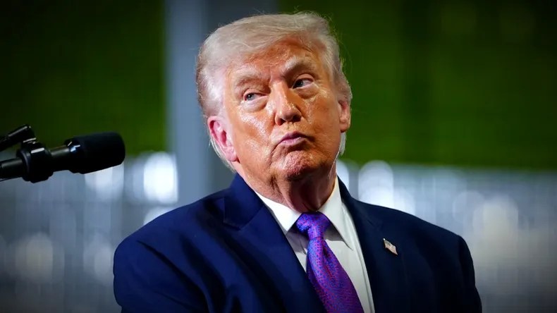 Trump pausa operativo naval en Ormuz en busca de un acuerdo con&nbsp;Irán