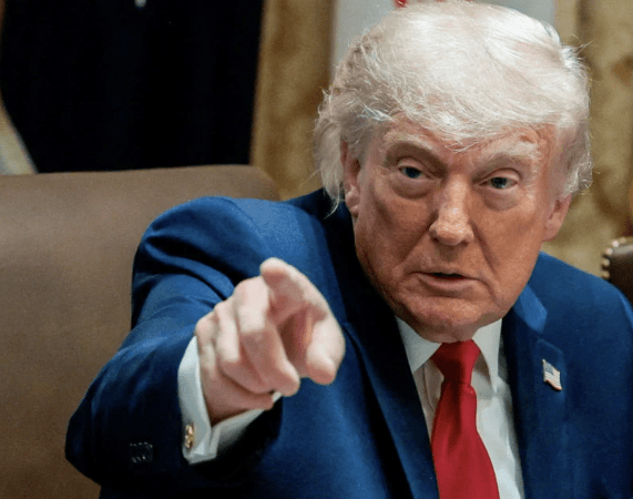 La Cámara de Representantes aprobó una resolución para restringir facultades militares de&nbsp;Trump