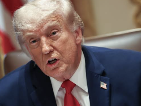 Donald Trump intensifica la tensión con Irán y evalúa reanudar la ofensiva militar