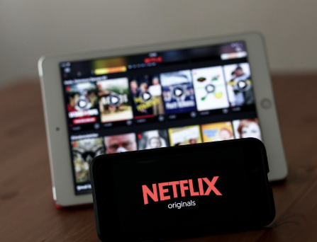 Los hispanos en EE.UU. son los primeros en ver los estrenos en plataformas digitales